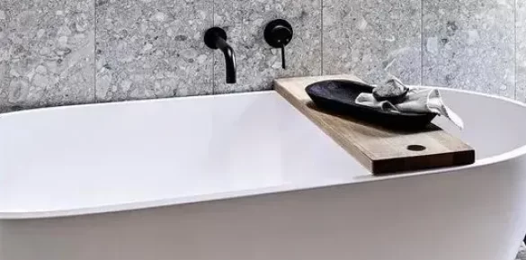 bathroom-renovation-trenic-constructions-bath