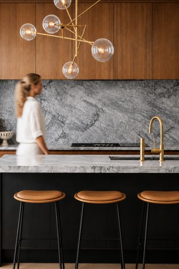 newtown-black-kitchen-trenic-constructions