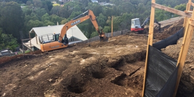 sloping block 1 400x200 72dpi